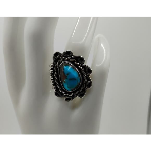 Native America Old Pawn Turquoise and Sterling Silver Ring Sz 8 - Picture 2 of 8